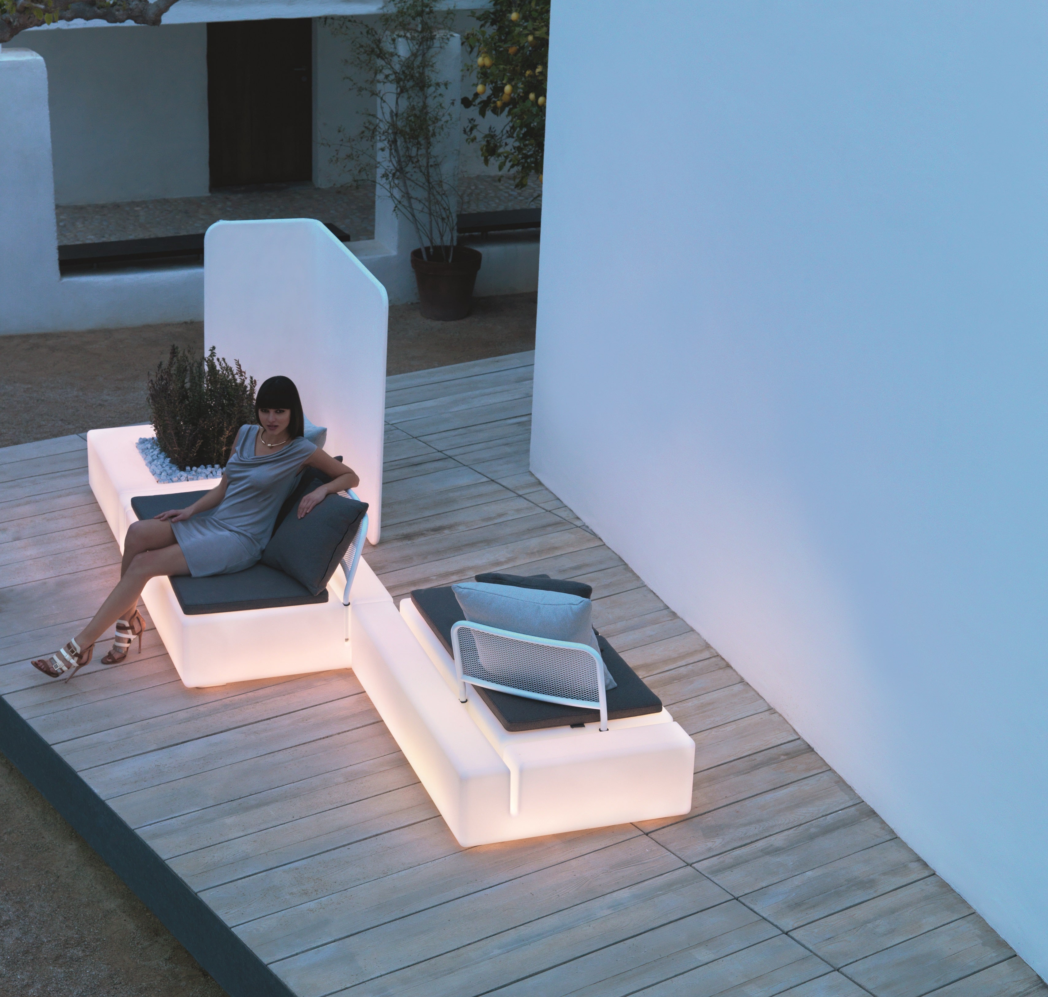 Kes Embedded Rectangular Table