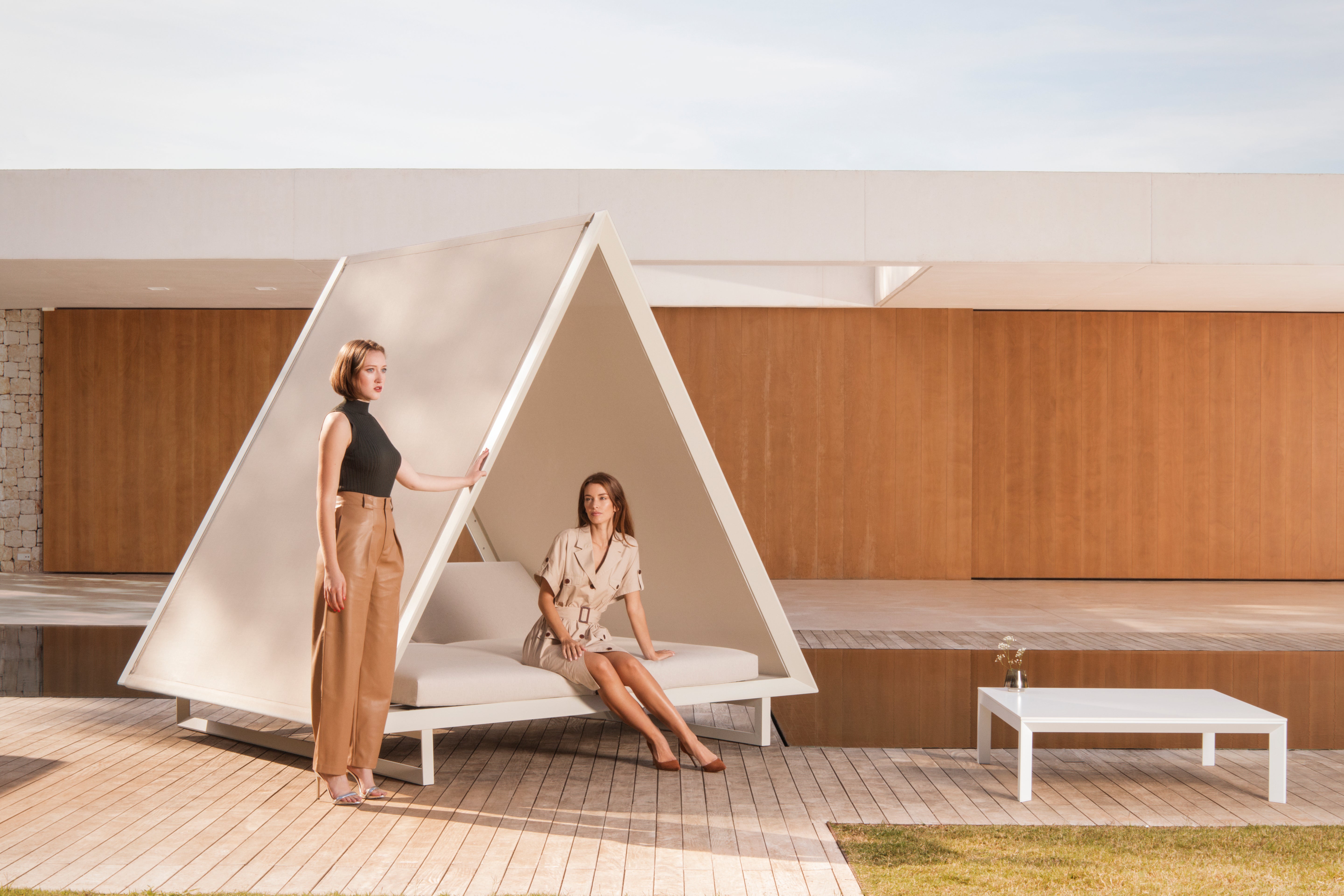 Vineyard Daybed Fabric Roof