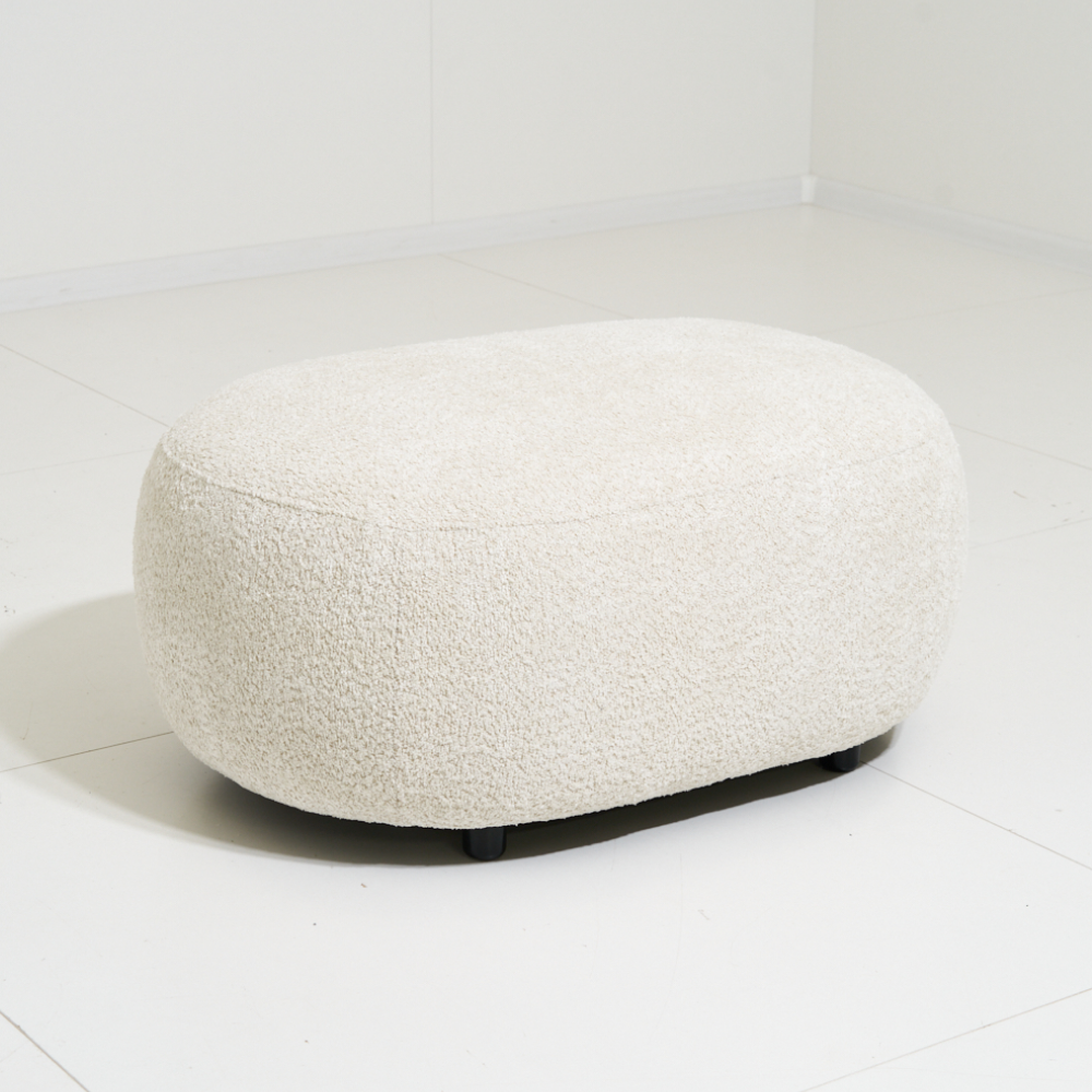 Pouf Cavallo – Cream Bouclé Ottoman 90×64×42 cm