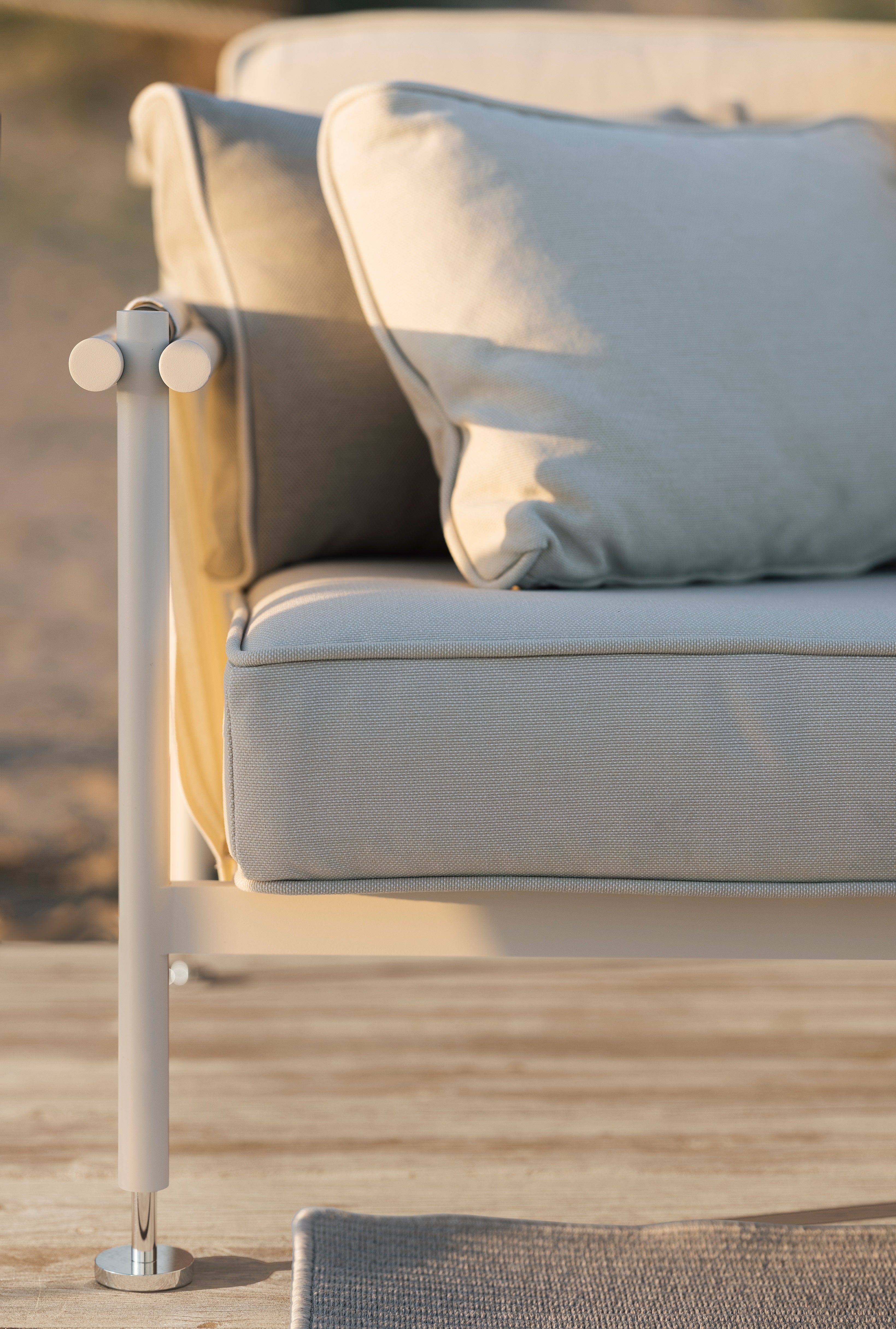 Hamptons Low Tables 127x85x34 cm